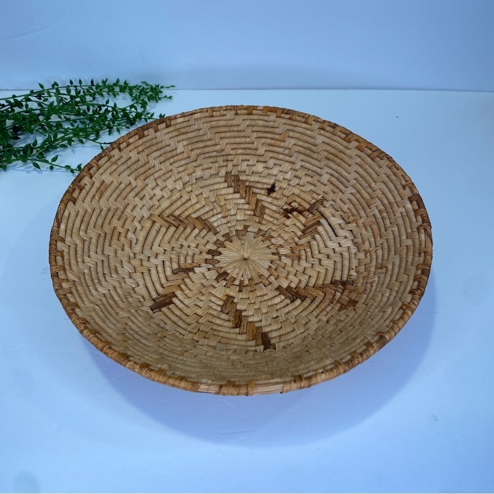 Vintage Woven Natural Material Basket on Pedestal Base Pinwheel Design Inside